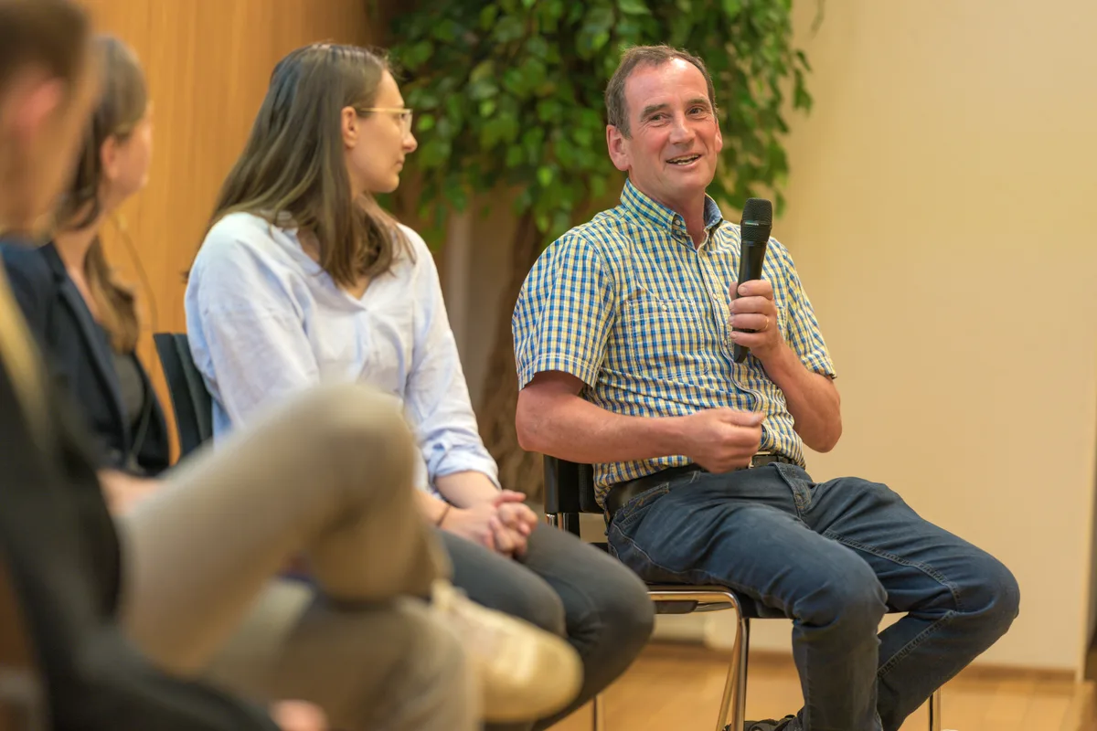 Impressionen vom Podiumsgespräch «Bürger:innenrat für Ernährungspolitik» am 25.05.2023.